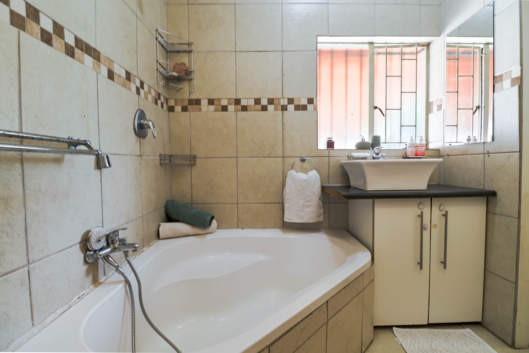 Dream Big Cottage, Centurion